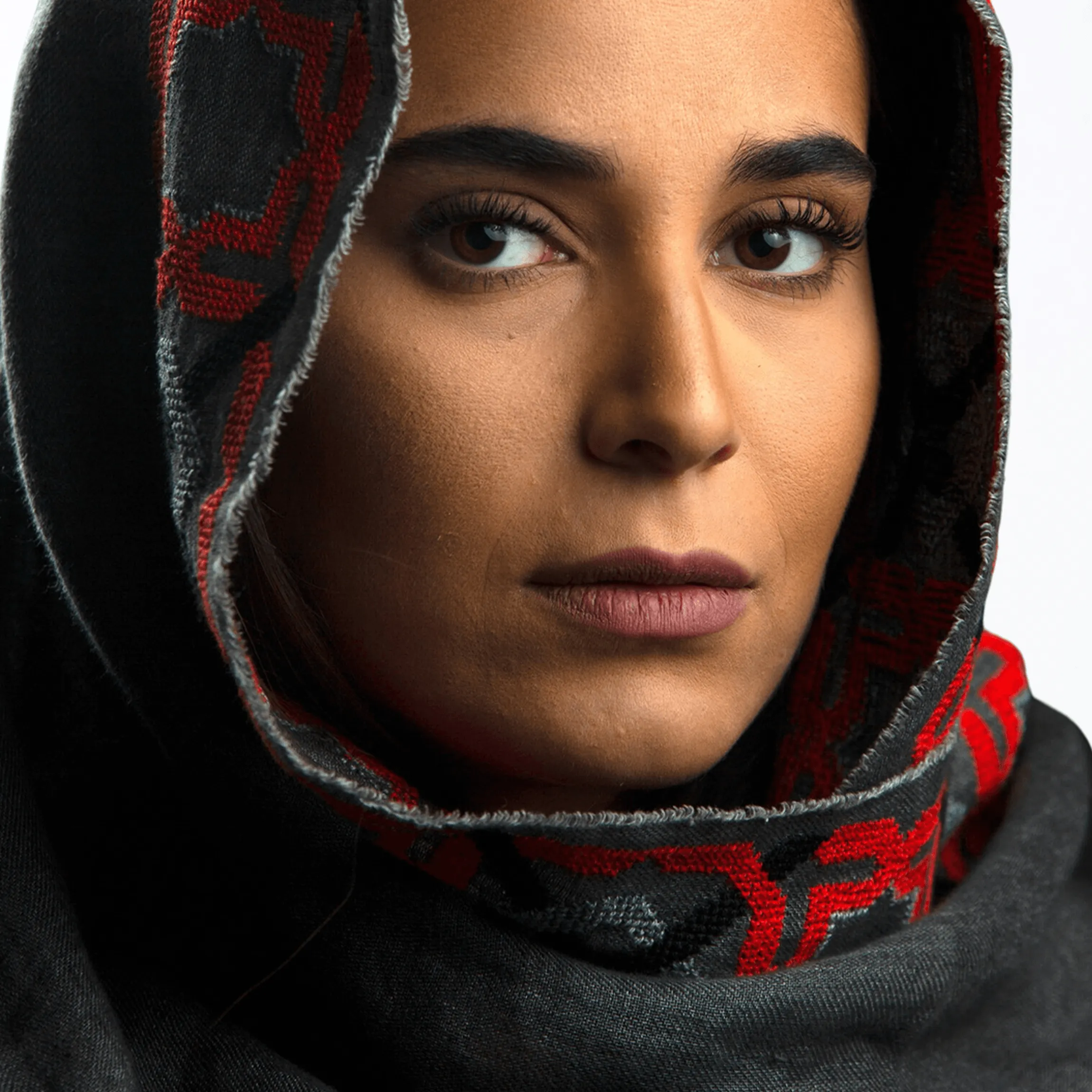 GRAY LINEN SHAWL CAPRI RED HALF-ALHAMBRA