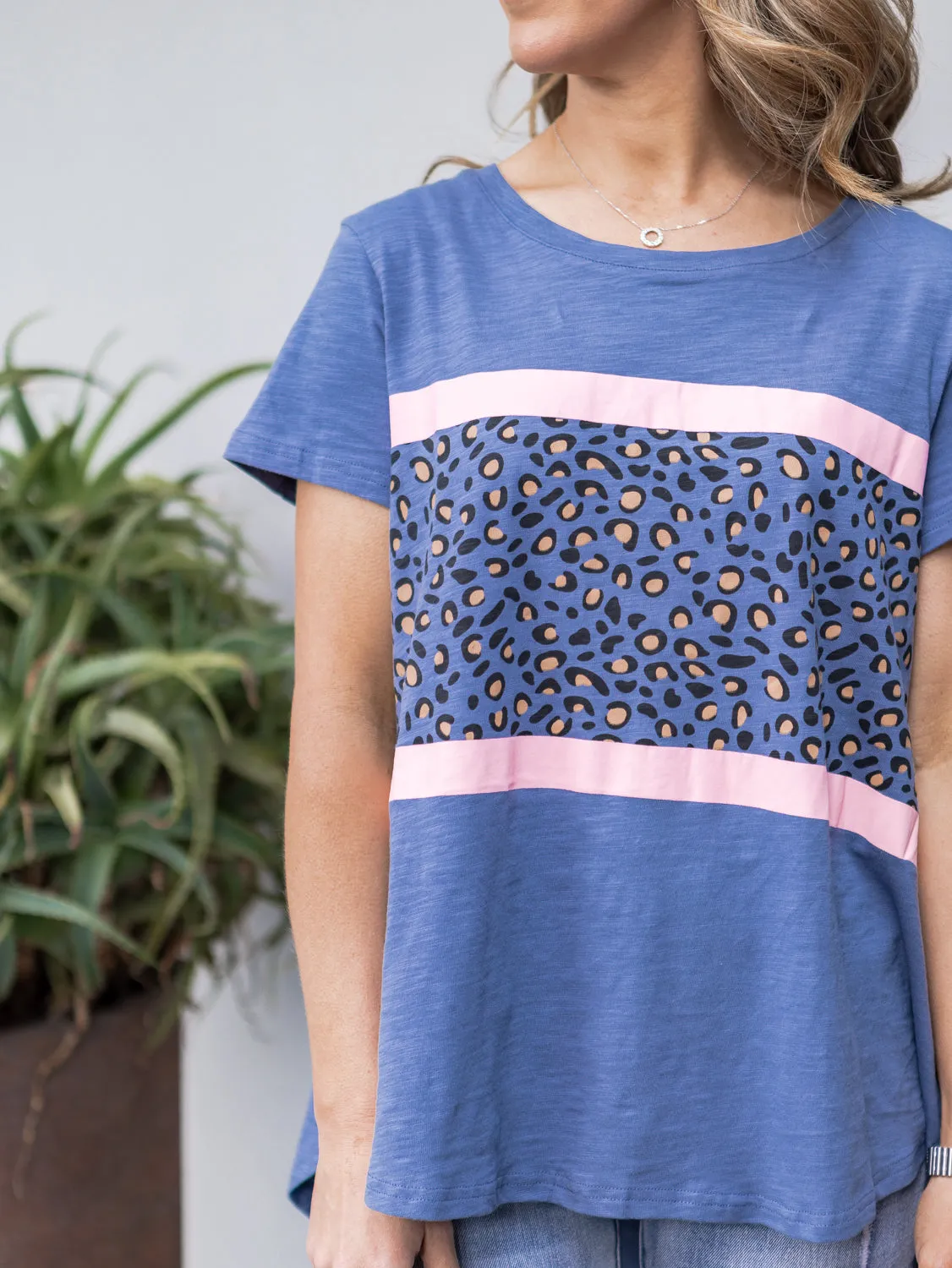 Maggie Leopard Tee - Indigo